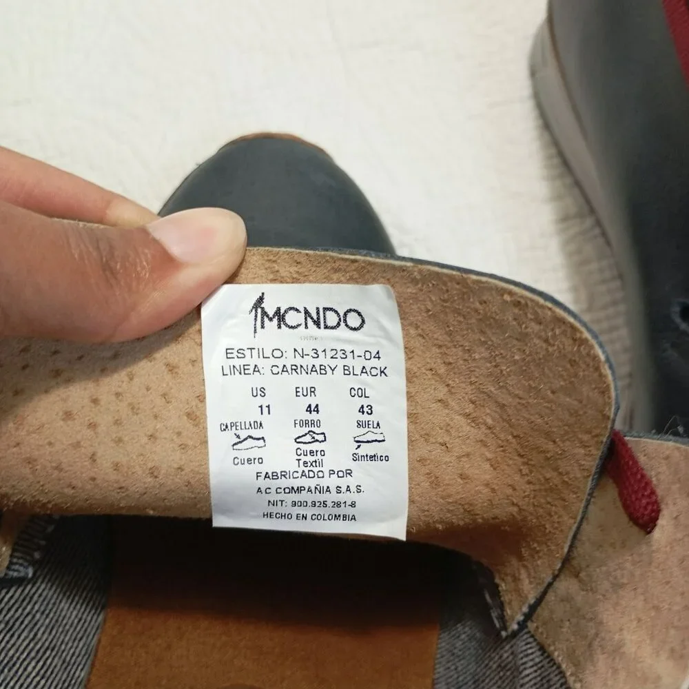 MCNDO Carnaby Shoes Black Leather Size 11 Red Laces Casual Comfort Rubber